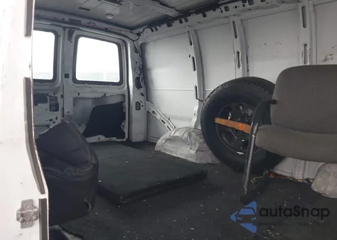 2008 Chevrolet Express Work Van z USA, uszkodzony, nr VIN 1GCFG15X981124176